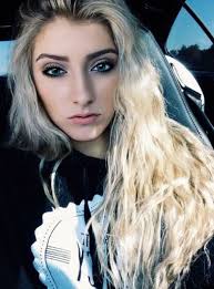 Daughter: Electra Nicole Mustaine 