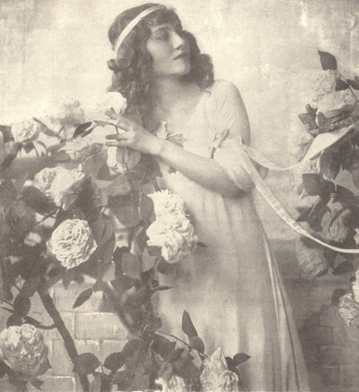 grandmother: Maria Mayen