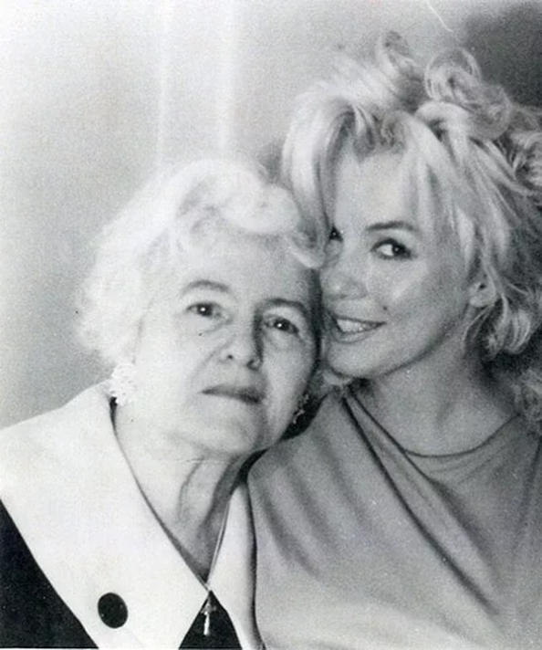 Mother: Gladys Pearl (Monroe) Baker