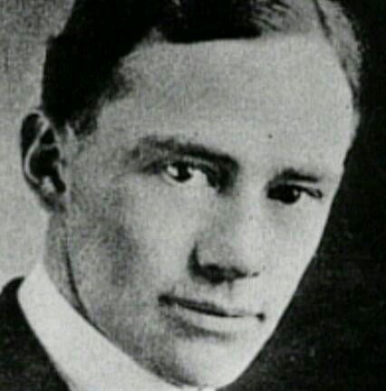 Education period of Conrad Hilton in Santa Fe University of Art and Design