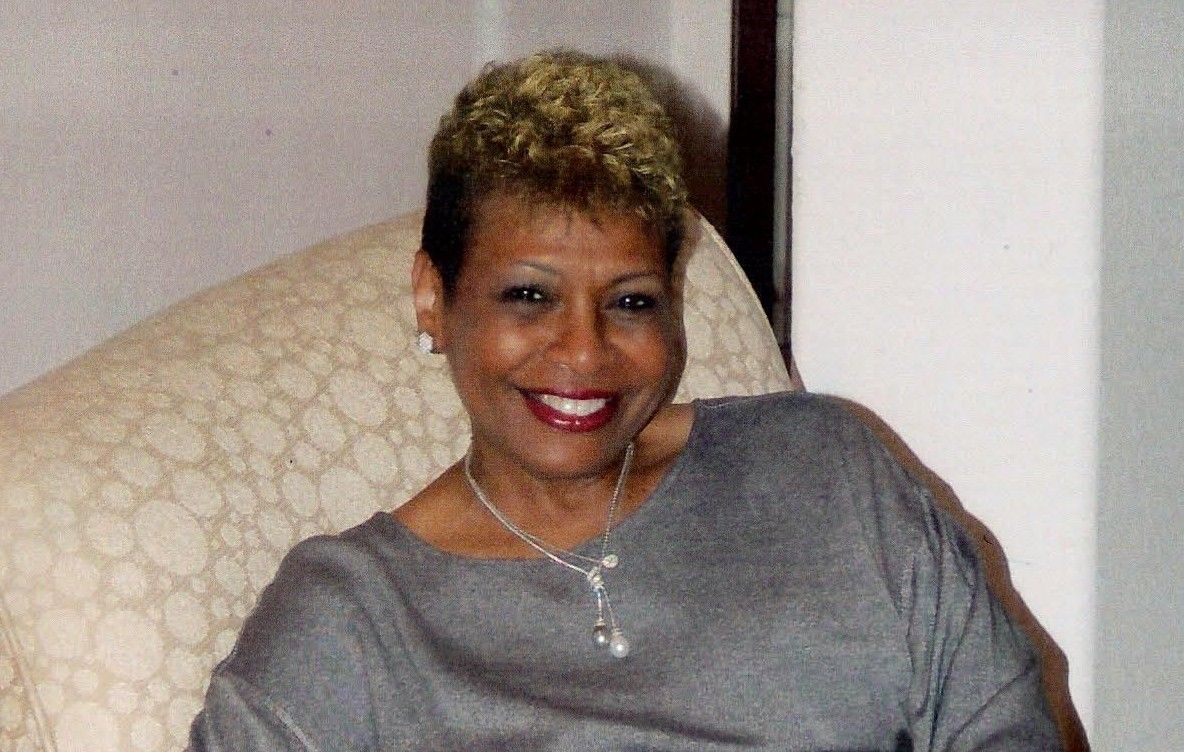 Mother: Patricia Elliott