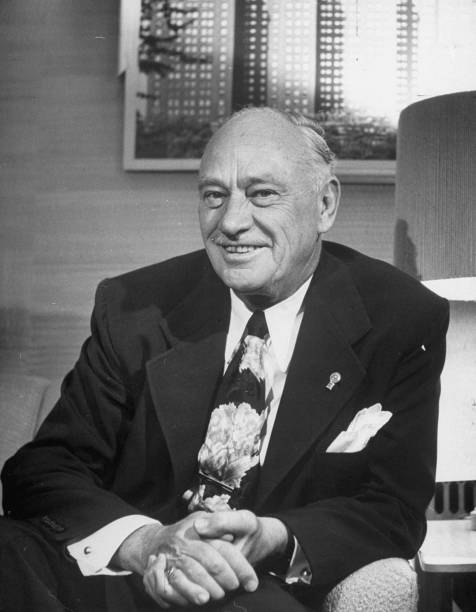 Career period of Conrad Hilton in career