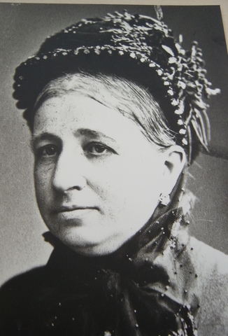 Mother: Ernestine Faivre