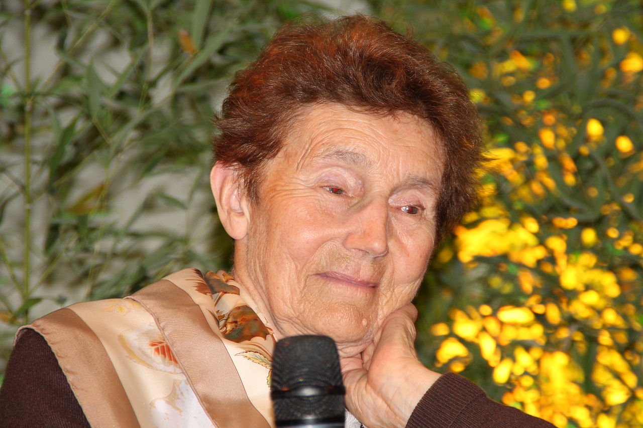 granddaughter : Hélène Langevin-Joliot