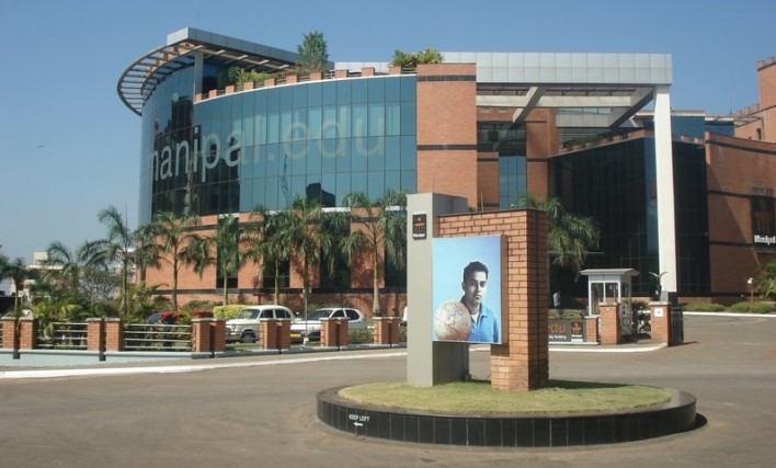 Education period of Satya Nadella in Manipal Institute of Technology