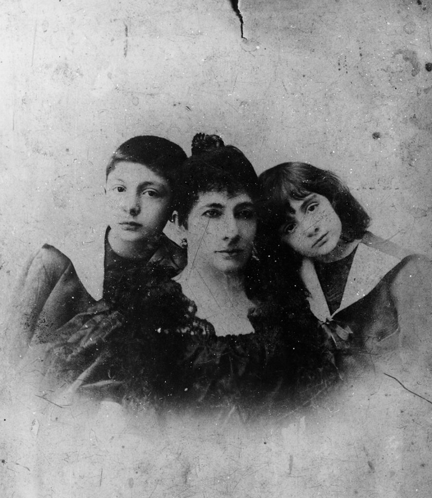 Mother: Gemma de Chirico