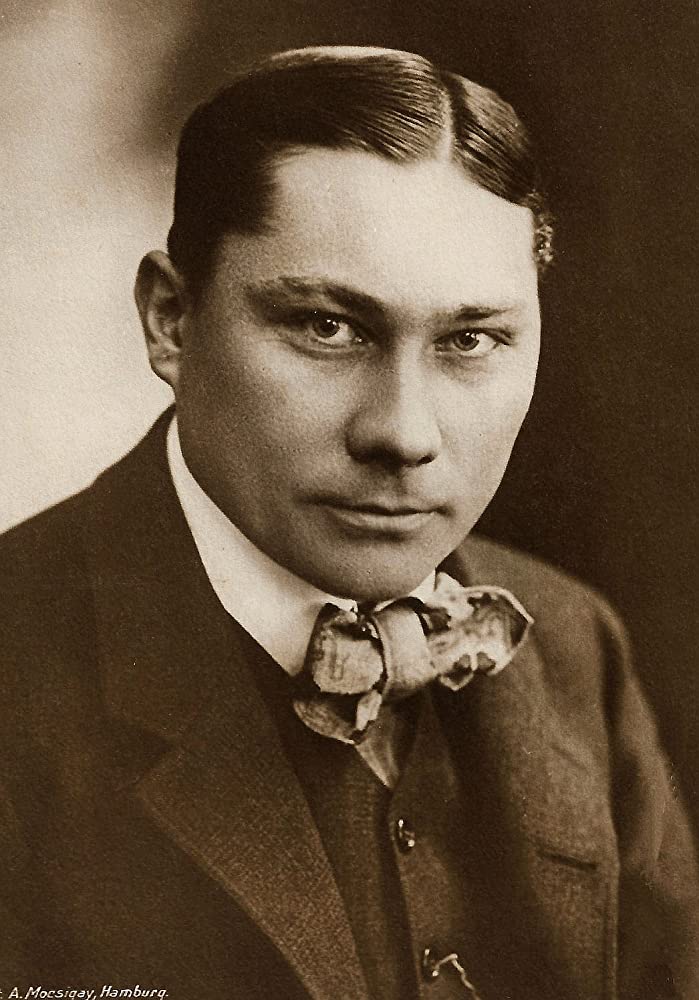 Cousin: Paul Wegener