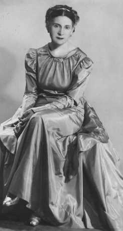 Spouse: Fanny (Radulescu) Rebreanu