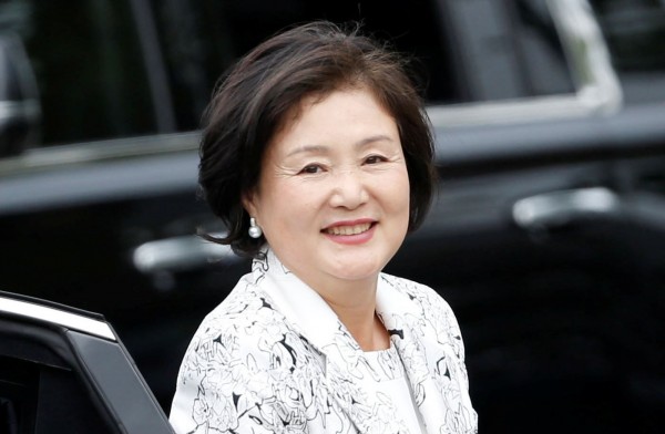 Wife: Kim Jung-sook