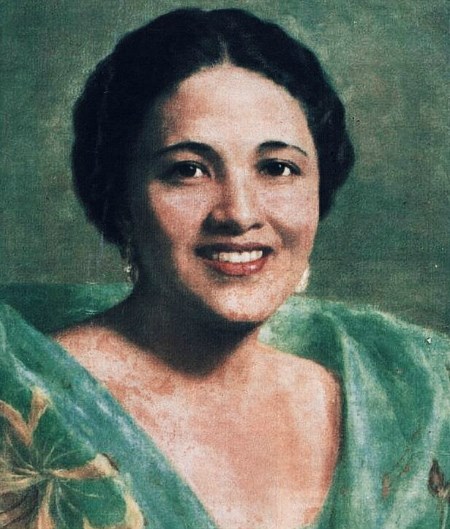 Wife: Maria Josefa Gabriela Cariño