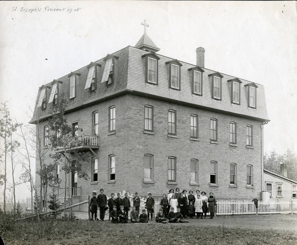 Gallery of Douglas Cardinal
