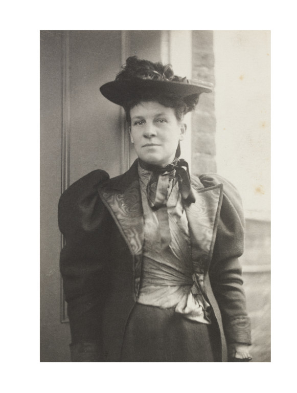 Spouse: Elizabeth Robins Pennell