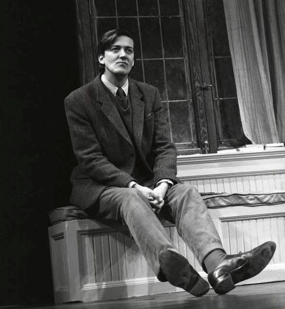Education period of Stephen Fry in Queens\' College