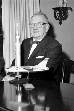 Father: John Herschel Glenn, Sr.