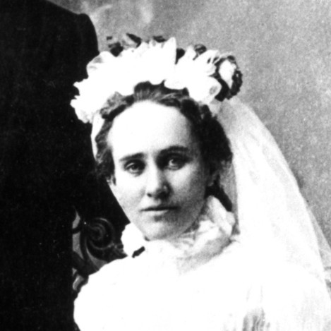 Mother: Gunda Regina Jacobson