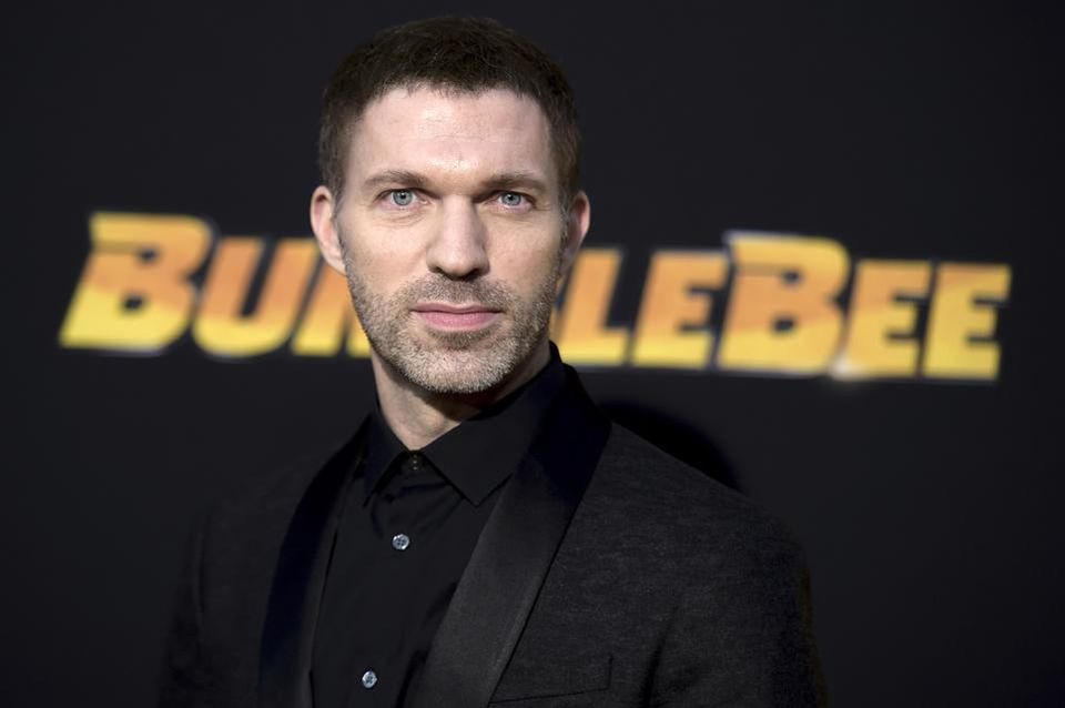 Son: Travis Knight 