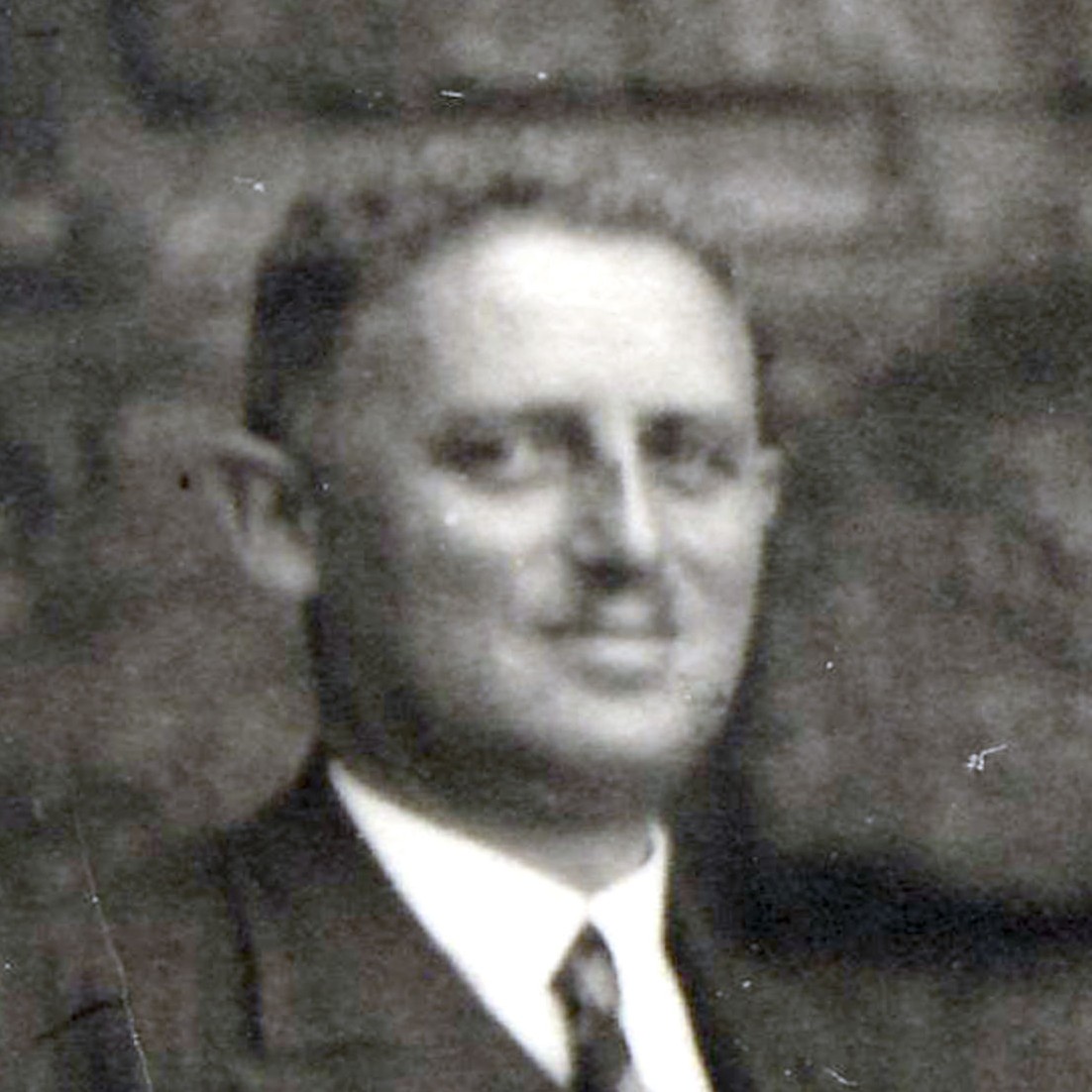 Father: Louis Kissinger