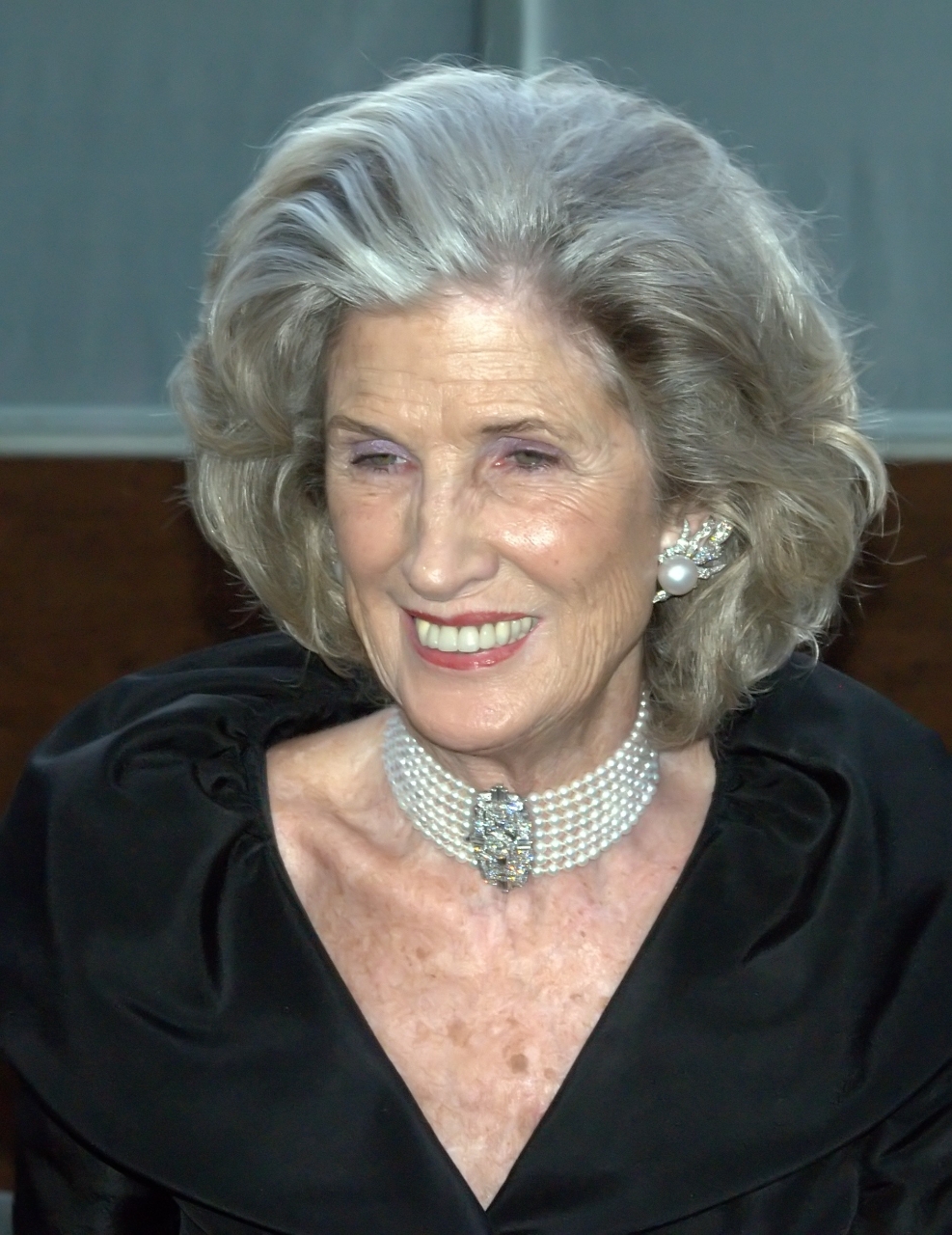 Wife: Nancy Maginnes