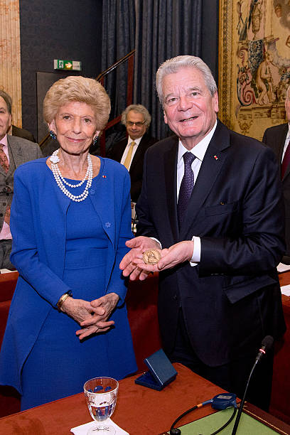 Gallery of Helene Carrère d'Encausse