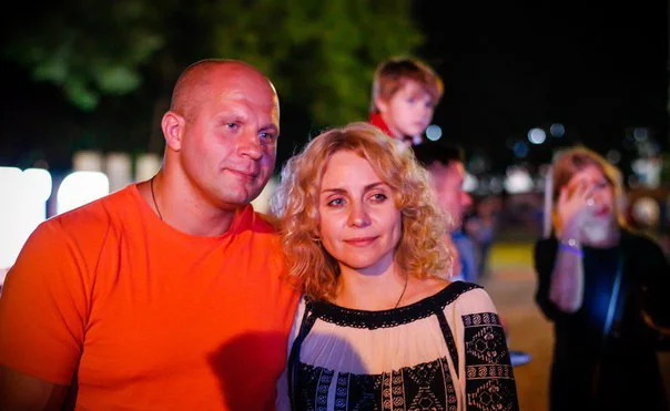 Wife: Oksana Emelianenko