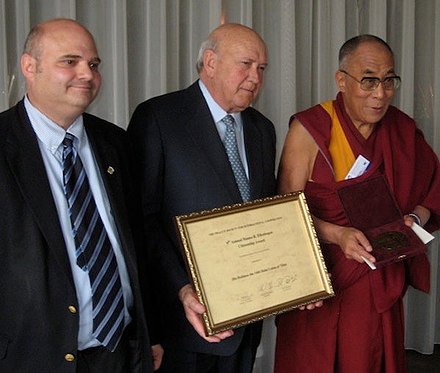 Hanno R. Ellenbogen Citizenship Award