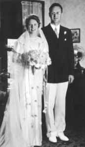 Wife: Geraldine Delores Lundgren 