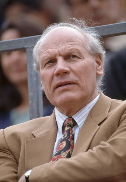 coach: Lennart Bergelin