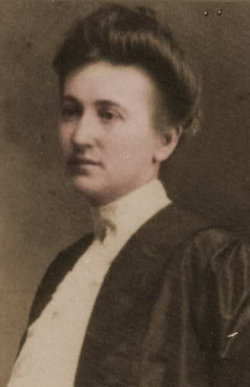 Mother: Amanda Cobb