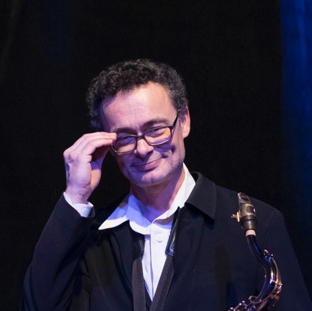 Son: Olivier Defays