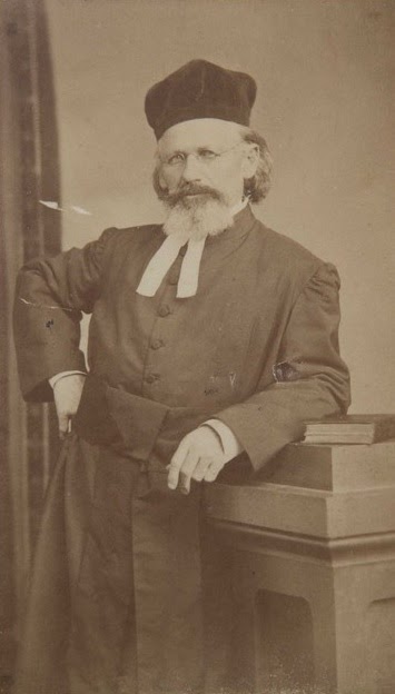 Father: Mayer Sámuel Weisz