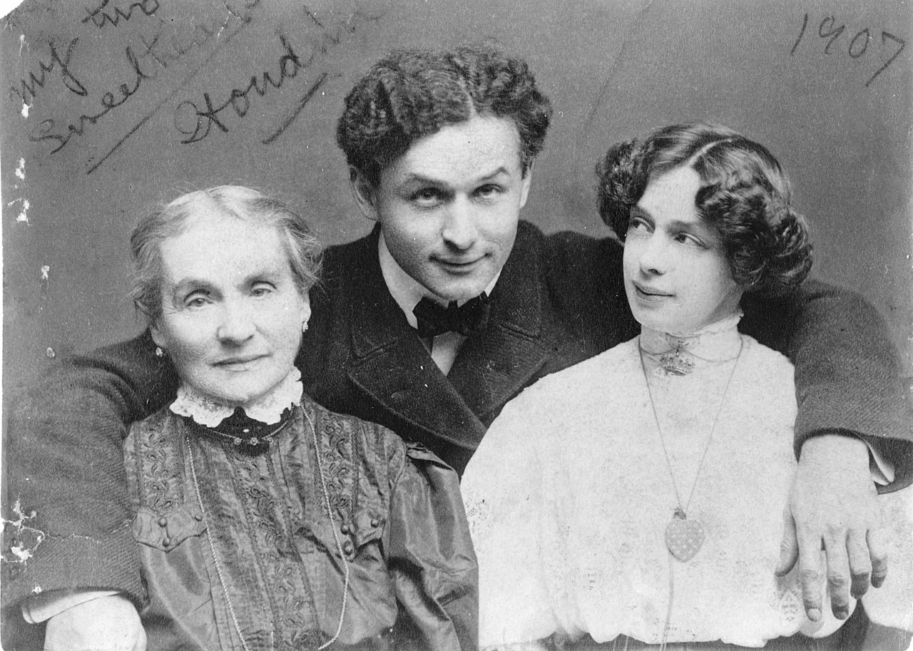 Gallery of Harry Houdini
