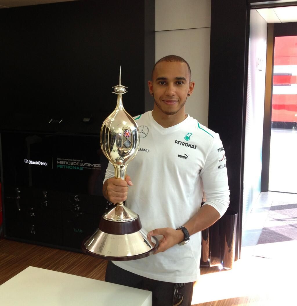 Hawthorn Memorial Trophy