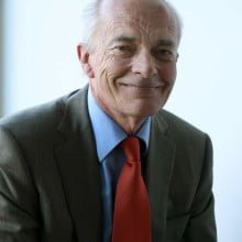 Les Carlyon