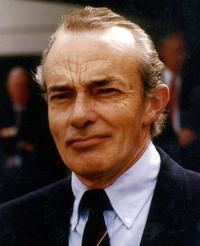 Gallery of Les Carlyon