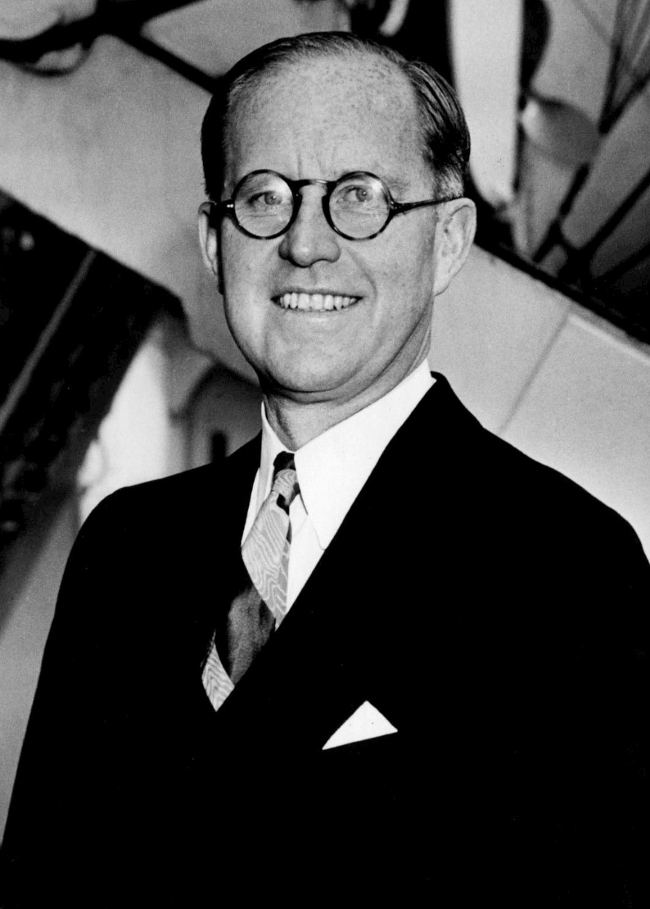 Father: Joseph P. Kennedy Sr.