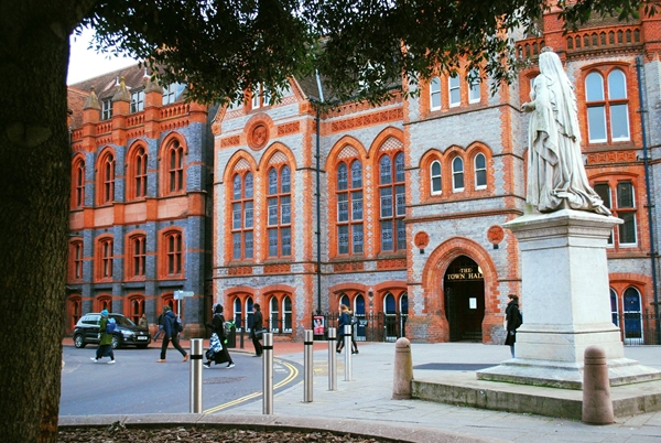 Education period of Sarah Clarke in University of Reading