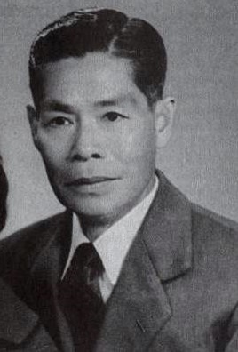 Father: Lee Hoi Chuen