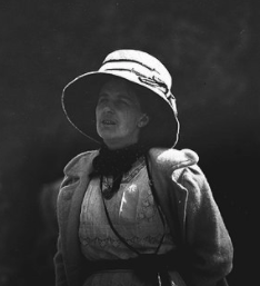 Spouse: Kathleen Scott