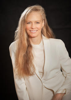 Wife: Suzy Amis