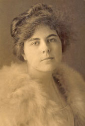 aunt: Genevieve Clark Thomson