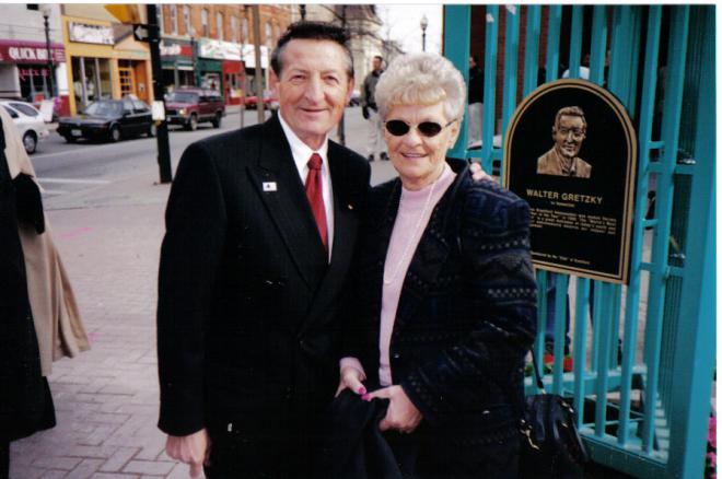 Mother: Phyllis Leone (Hockin) Gretzky