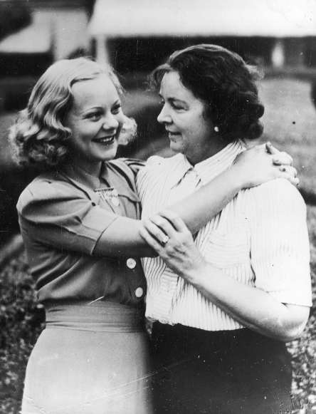 Mother: Selma (Nilsen) Henie