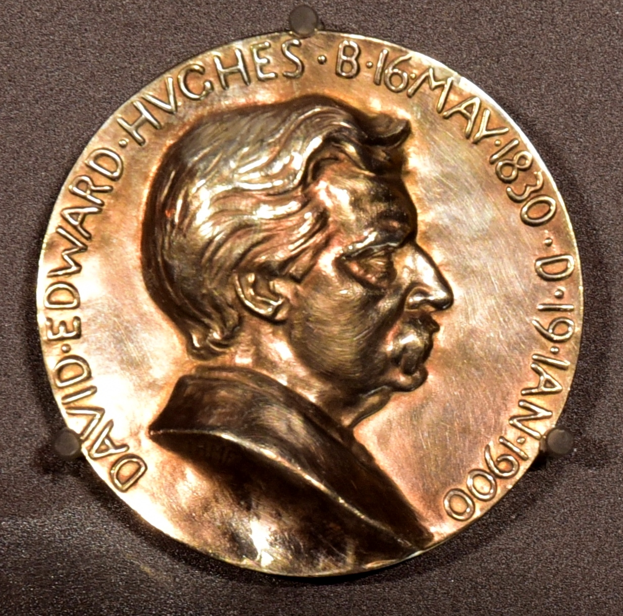 Avers of Hughes Medal of the Royal Society