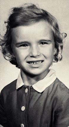 Education period of Julie Walters in Holly Lodge Grammar School