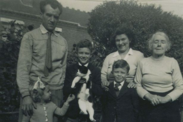 Education period of Julie Walters in Holly Lodge Grammar School