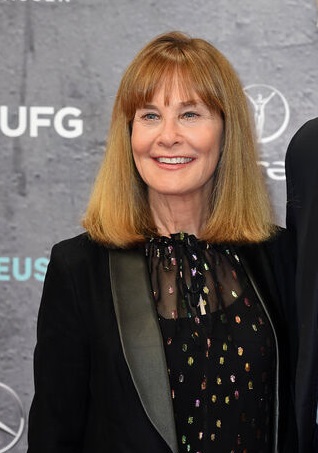 Spouse: Suzy Weiner