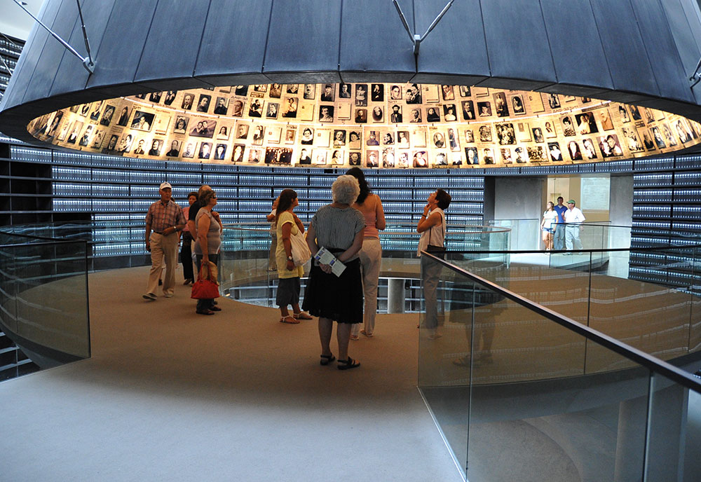 Gallery of Yitzhak Arad