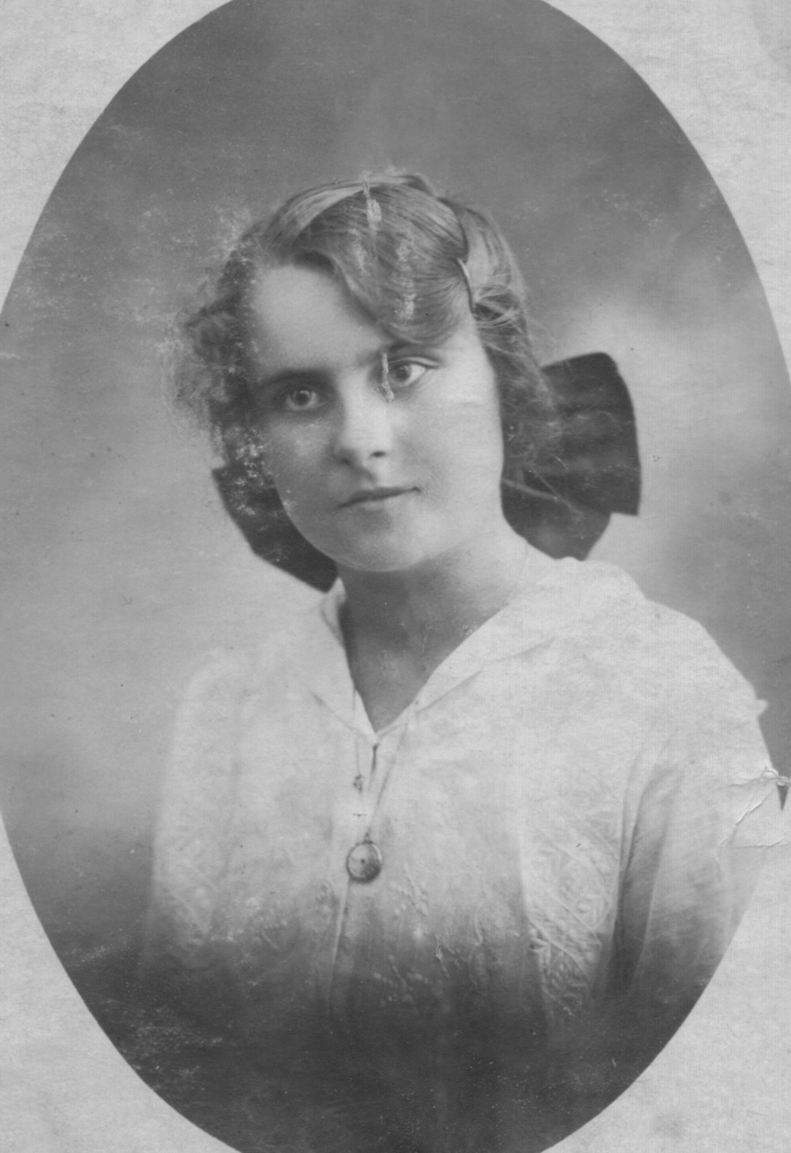 Mother: Gela Saleschutz