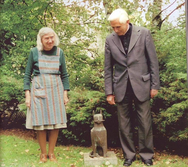 Sister: Maria Ratzinger