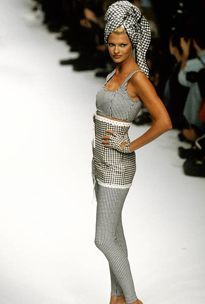 Gallery of Linda Evangelista
